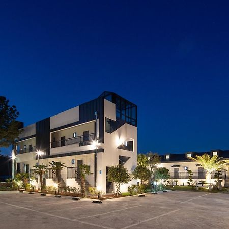 Jeju Abientot Villa Seogwipo Bagian luar foto