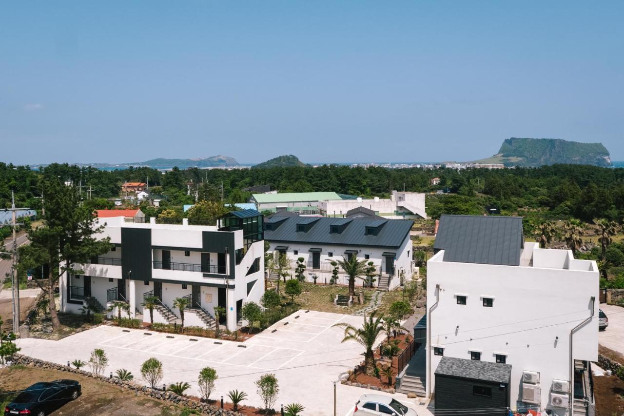 Jeju Abientot Villa Seogwipo Bagian luar foto