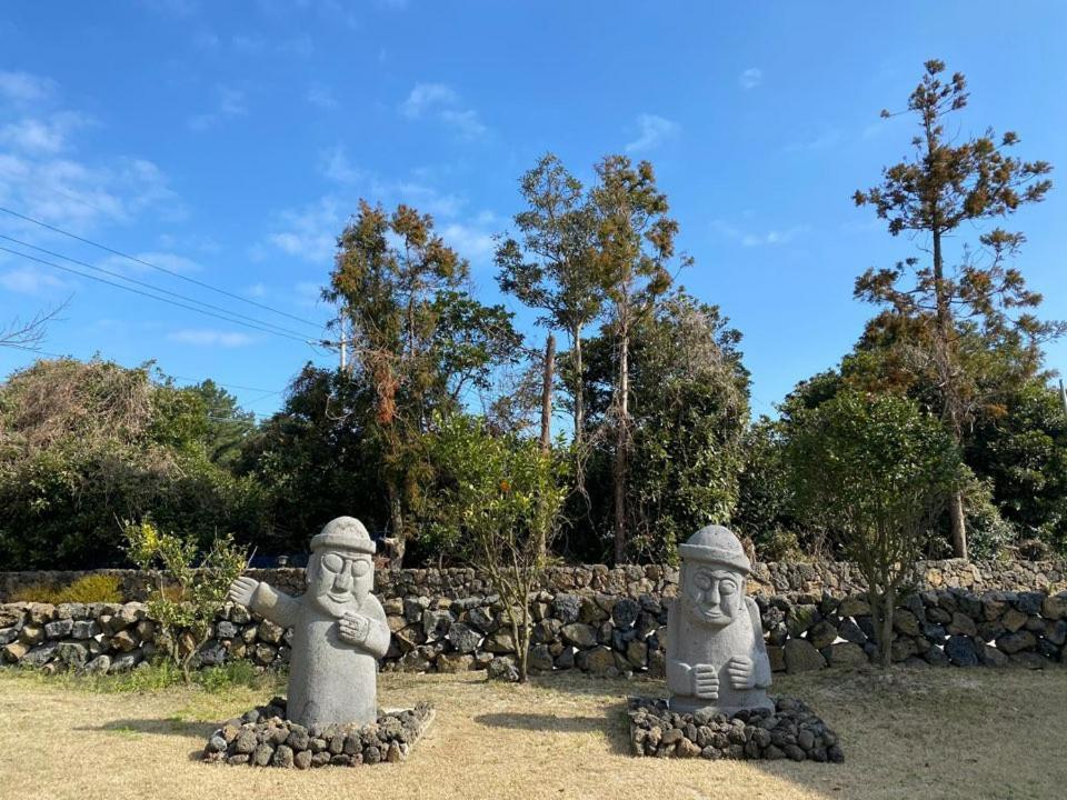 Jeju Abientot Villa Seogwipo Bagian luar foto