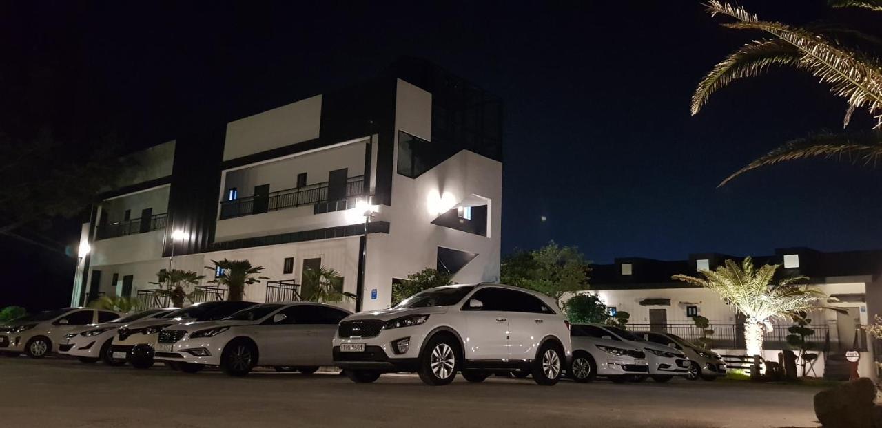 Jeju Abientot Villa Seogwipo Bagian luar foto
