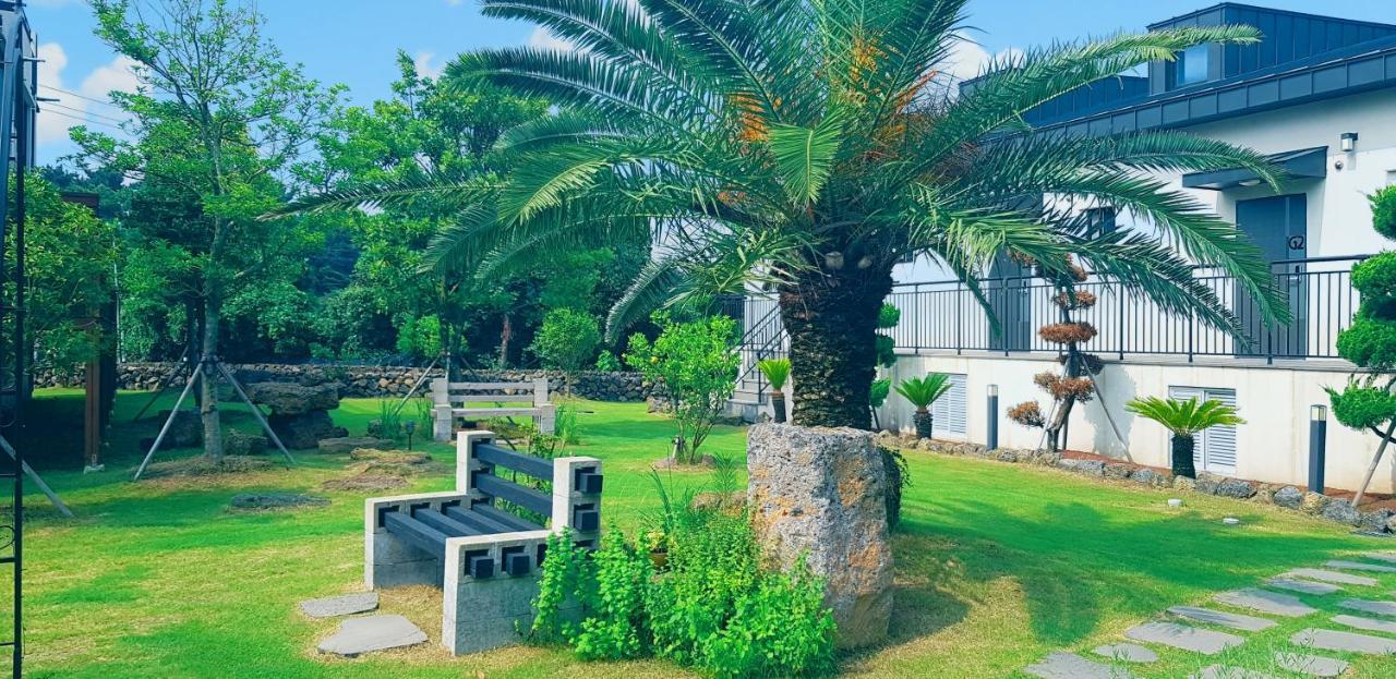 Jeju Abientot Villa Seogwipo Bagian luar foto